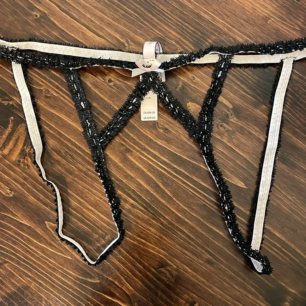 Victoria’s Secret black lace lingerie - Picture 2 of 3